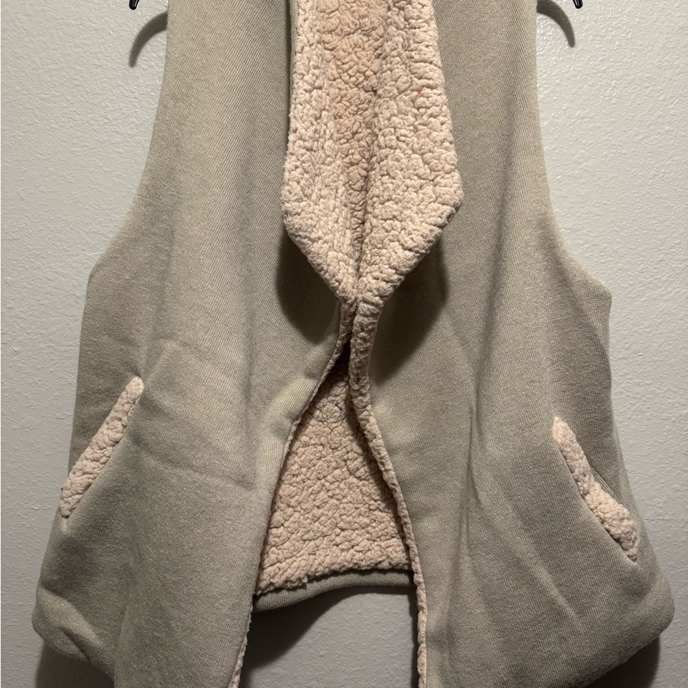 Diva Cream Sherpa Vest